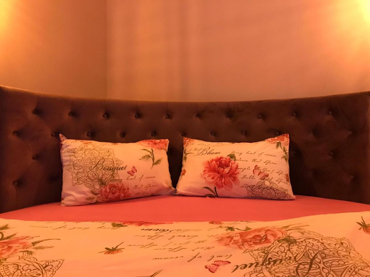 Sweet Pink By Miro Apartment Sinaia Bagian luar foto